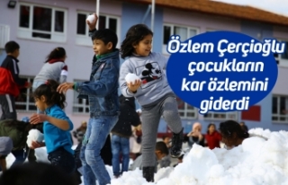 Özlem Çerçioğlu çocukların kar özlemini giderdi