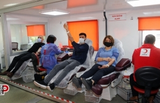Fen Edebiyat Fakültesinde kan bağışı gerçekleşti