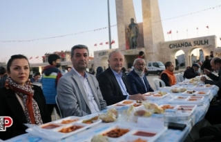 Başkan Atabay vatandaşlarla iftar sofrasında buluştu