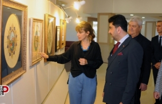 Keyf-i Ahşap ve Tezhip Sergisi AKM’de sanatseverleri...