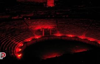 Milet Antik Kenti Kırmızıya Boyandı