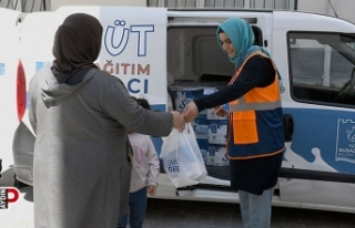 Kuşadası Belediyesi'nin süt desteği devam...