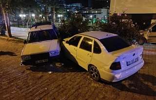 Kaza yaptı, yaralı arkadaşını bırakıp kaçtı