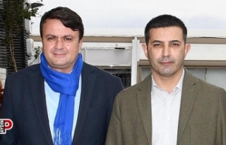 Kuşadası Belediye Meclisi’nde bayrak değişimi