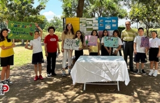 Aydınlı minikler arkadaşlarını çevre konusunda...