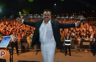 Bülent Serttaş bayramda Didim’de sevenleriyle...