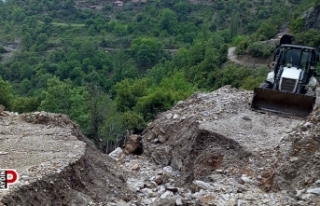 Efeler Belediyesi’nden kapanan yollara müdahale