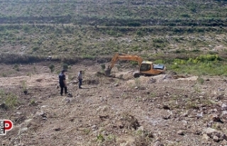 Hazine arazisinde yer açarken suçüstü yakalandılar