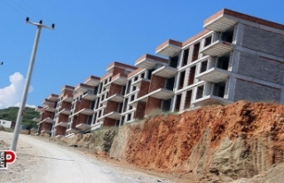 Kuşadası’nda dağ taş inşaat olmaya başladı