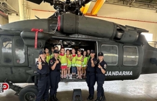 Minik öğrenciler filo komutanlığında ağırlandı