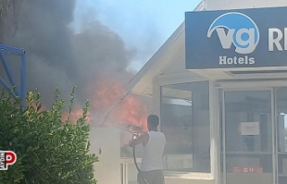 Otelde yangın çıktı, tatilciler panik oldu