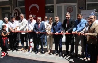 Roman kadınlara yönelik el sanatları atölyesi...