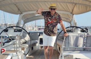 Ünlü televizyoncu ve müzisyen Kuşadası’na yerleşmeyi...