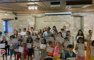 Yaratıcı drama kursiyerleri katılım belgelerine...