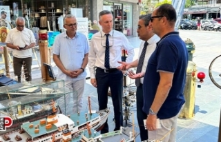 Kuşadası'nda düzenlenen etkinlikte Su Üstünde'nin...