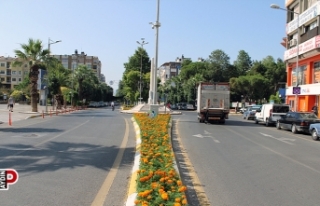 Sokak ve caddeler sessizliğe büründü