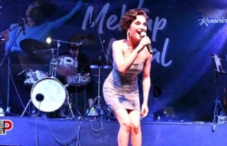 Balıkçılar Meydanı’ndaki konser yoğun ilgi...