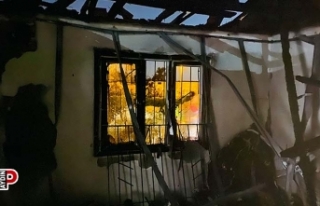 İncirliova'da müstakil ev küle döndü