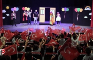 'Benim Güzel Pabuçlarım' oyunu çocuklarla...