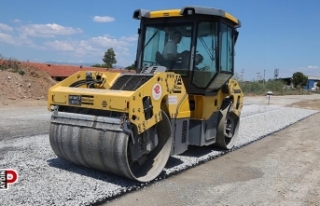 Efeler Belediyesi yol yapım çalışmalarını sürdürüyor