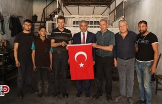 Koçarlı’da bayrak kampanyası devam ediyor