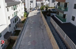 Kuşadası Belediyesi yol yapım çalışmalarına...