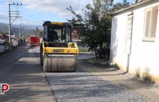 Efeler'deki yol asfaltlama çalışmaları sürüyor