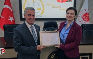 Başkan Erol mazbatasını aldı