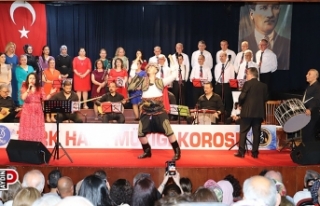 Nazilli Belediyesi Türk Halk Müziği Korosu'ndan...