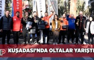 KUŞADASI’NDA OLTALAR YARIŞTI
