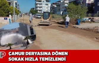 ÇAMUR DERYASINA DÖNEN SOKAK HIZLA TEMİZLENDİ