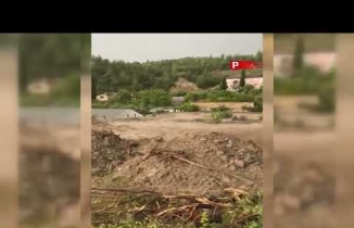Azgın sular restoranı yuttu
